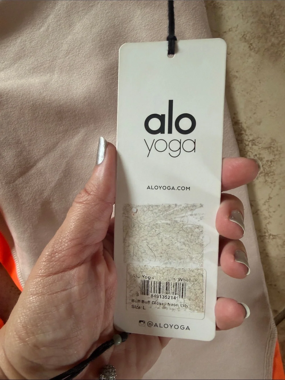 NWT Alo yoga range capri size large